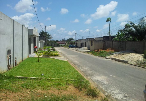 Terrain 1250 m2  vendre krtier millionnaire