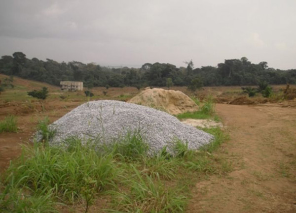 Riviera golf 4 : terrain de 1000 m2 a vendre 150,000,000 f cfa