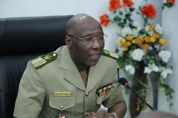 Fraude au Guichet unique automobile : La Douane va frapper fort, les directeurs et l'agent arrts et mis sous mandat de dpt  la Maca Le Colonel major, Da Pierre, dit avoir porter plainte contre les probables auteurs de la fraude dtenus