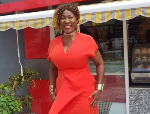 Prophtesse Christ-Tamaya  Nestor David : ''Ferme ta bouche avec ta veste dmode on dirait un wotrotigui ''