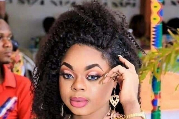 Cte d'Ivoire: Amie des artistes, qui a tu la belle Yasmine Gros Yeux?