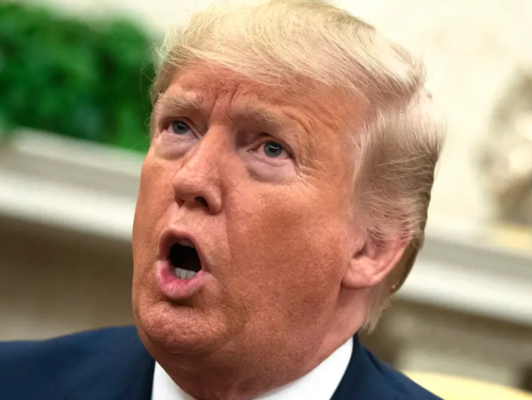 Twitter supprime une vido de Donald Trump rendant hommage  George Floyd