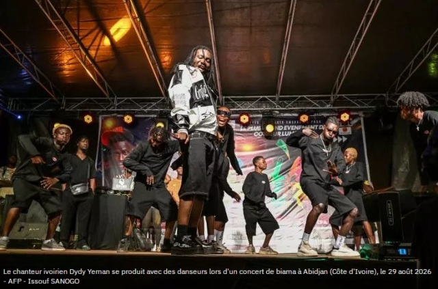 La jeunesse ivoirienne s'entiche du biama, danse fr�n�tique des quartiers populaires