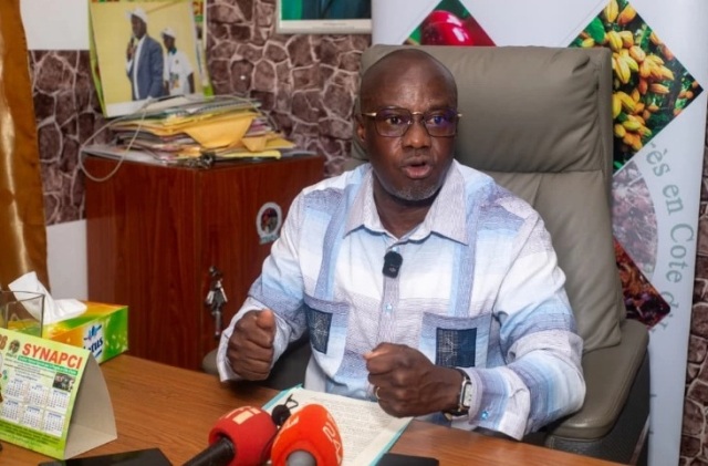 APR�S L'ANNONCE DU PRIX DU CACAO : KON� MOUSSA D�NONCE UN COUP DE POIGNARD POUR LES PRODUCTEURS