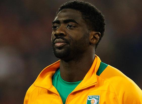 Football/ Elphants : Kolo Tour arrte, Copa et Tin l'accompagnent