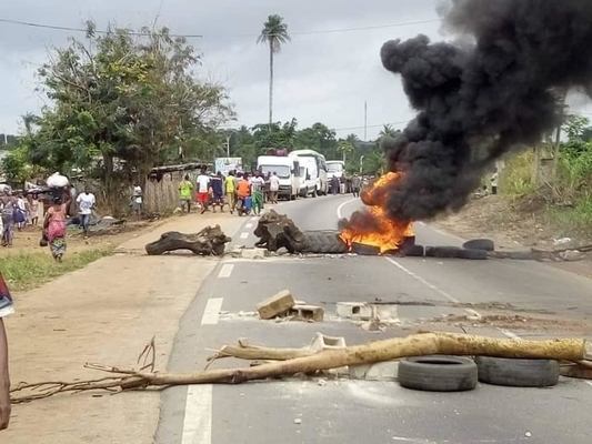 Yopougon: les manifestants prennent de nouveau les rues pour dire ''NON'' au troisime mandat d'ADO