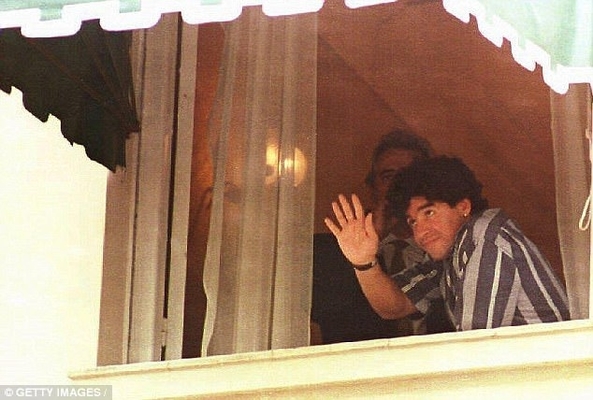 Coronavirus: Maradona plac  l'isolement