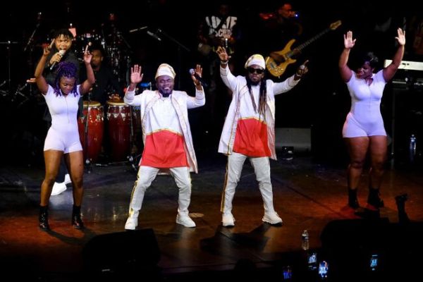 Le groupe zouglou Voix Des Anges fait le plein du Casino de Paris en France