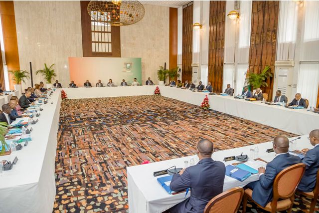 BUDGET DE L'TAT 2022 : LE MONTANT DFINITIF DES ENCAISSEMENTS DE RECETTES ARRTE A 11077,9 MILLIARDS F CFA, POUR UNE PRVISION DE 11191,6 MILLIARDS F CFA