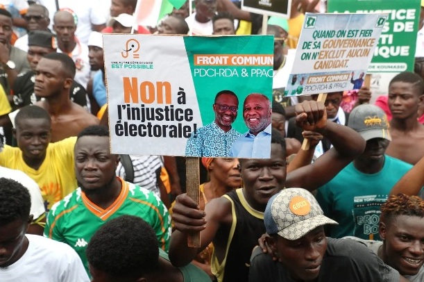 Prsidentielle ivoirienne : les autorits durcissent les interdictions de manifester  l'approche du scrutin