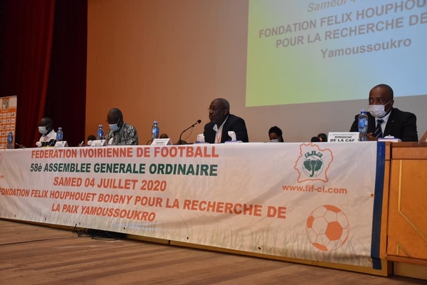 lection  la FIF : la commission lectorale divise en deux camps