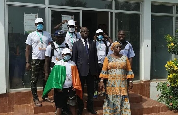 Pour des lections apaises. TROIS ARTISTES MARCHENT D'ABIDJAN  KORHOGO