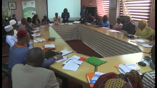 Socit: Table ronde sur le phnomne des enfants microbes