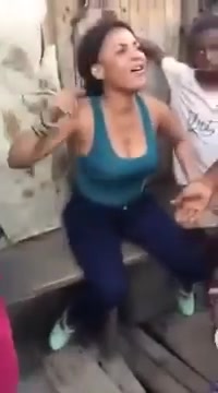 Ces filles sont nes aprs la honte : Je n'en reviens pas (Regardez)