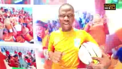 CLIP VIDEO Agalawal on reste debout