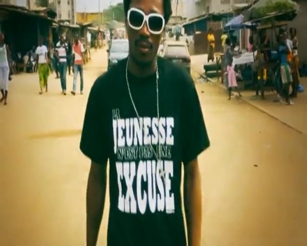 AZZIZA - La Jeunesse n'est pas une excuse