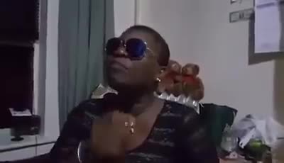 AFFAIRE DE KOFFI OLOMIDE ET SA DANSEUSE :UNE AFRICAINE CRACHE SES VERITES A MOPAO
