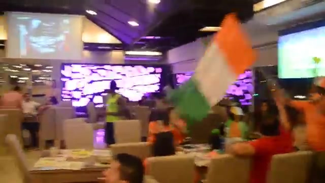 Bonne ambiance en Zone 4 a Abidjan pendant le match CIV vs Japon. on attend le match CI vs Colombie demain!