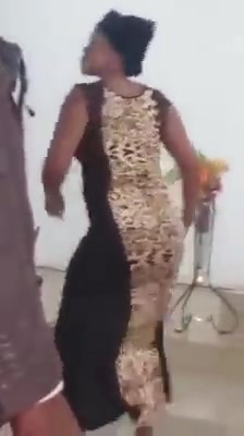 Qui a dit c'est dans maquis seulement on danse Mapouka : Venez voir  l'glise