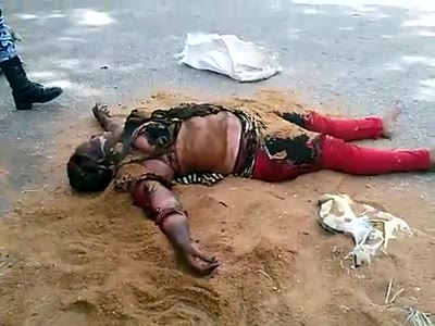 COTE D'IVOIRE. Urgent, urgent. Une femme a tente de s'immoler devant la prsidence de la cote d'ivoire.